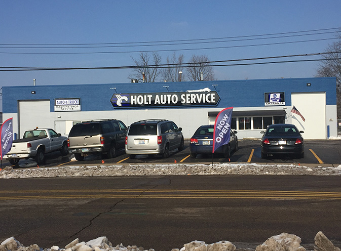 Shop Outside | Holt Auto Service